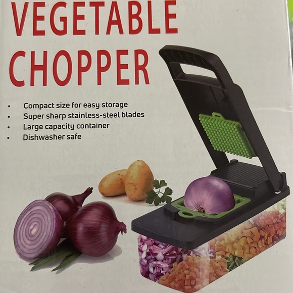 Vegetable Chopper Multifunctional 12 Piece Set for dicing, grating & slicing - Picture 4 of 6